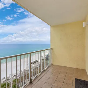 https://summit-913-1-bedroom-sleeps-6-beachfront-wi-fi-pool.panamacity-beachhotels.com